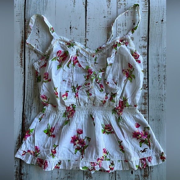 Hollister Tops - Hollister Floral 100% cotton Cute Top
